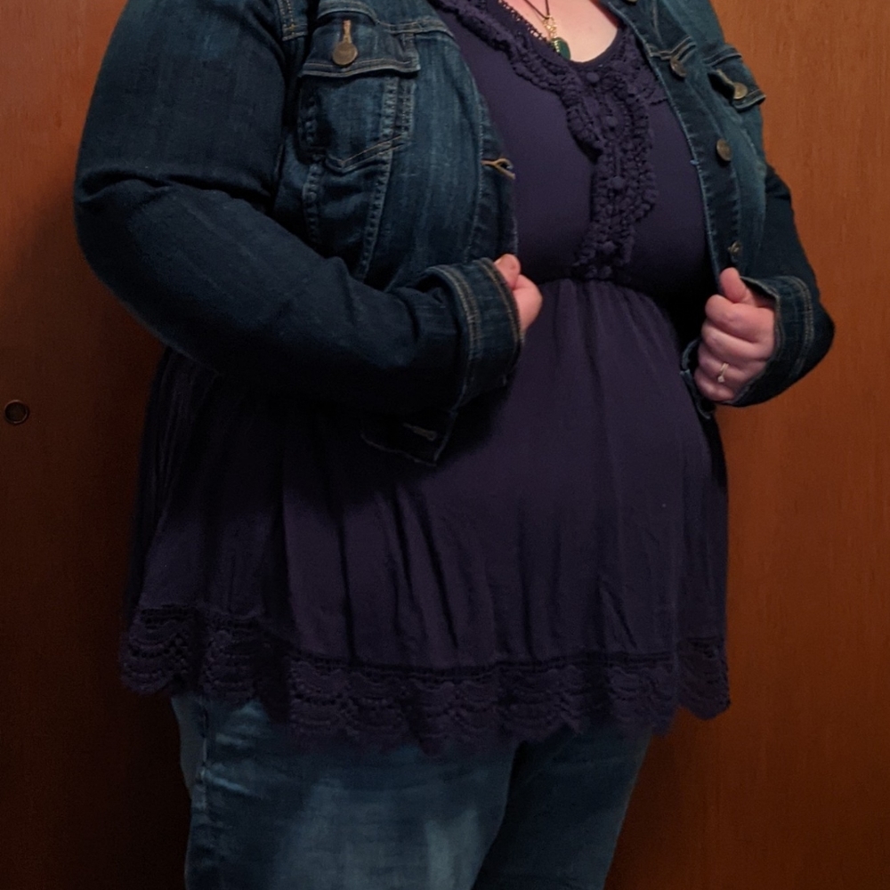 Sleeveless navy blue shirt size 4